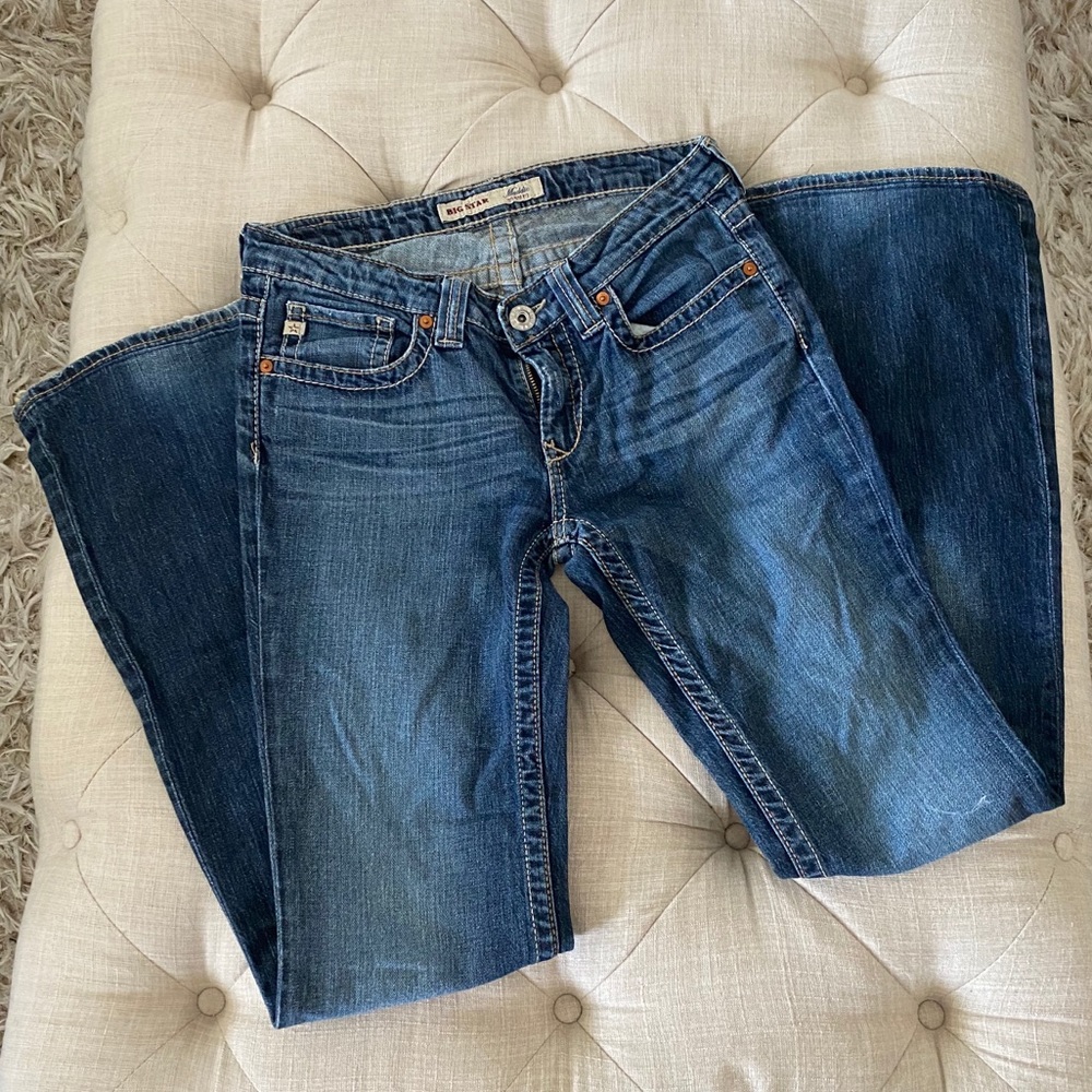 EUC Big Star Maddie Mid-rise-slight flare leg~ 26L